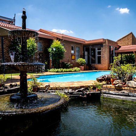 Asante Guest House Vanderbijlpark ภายนอก รูปภาพ