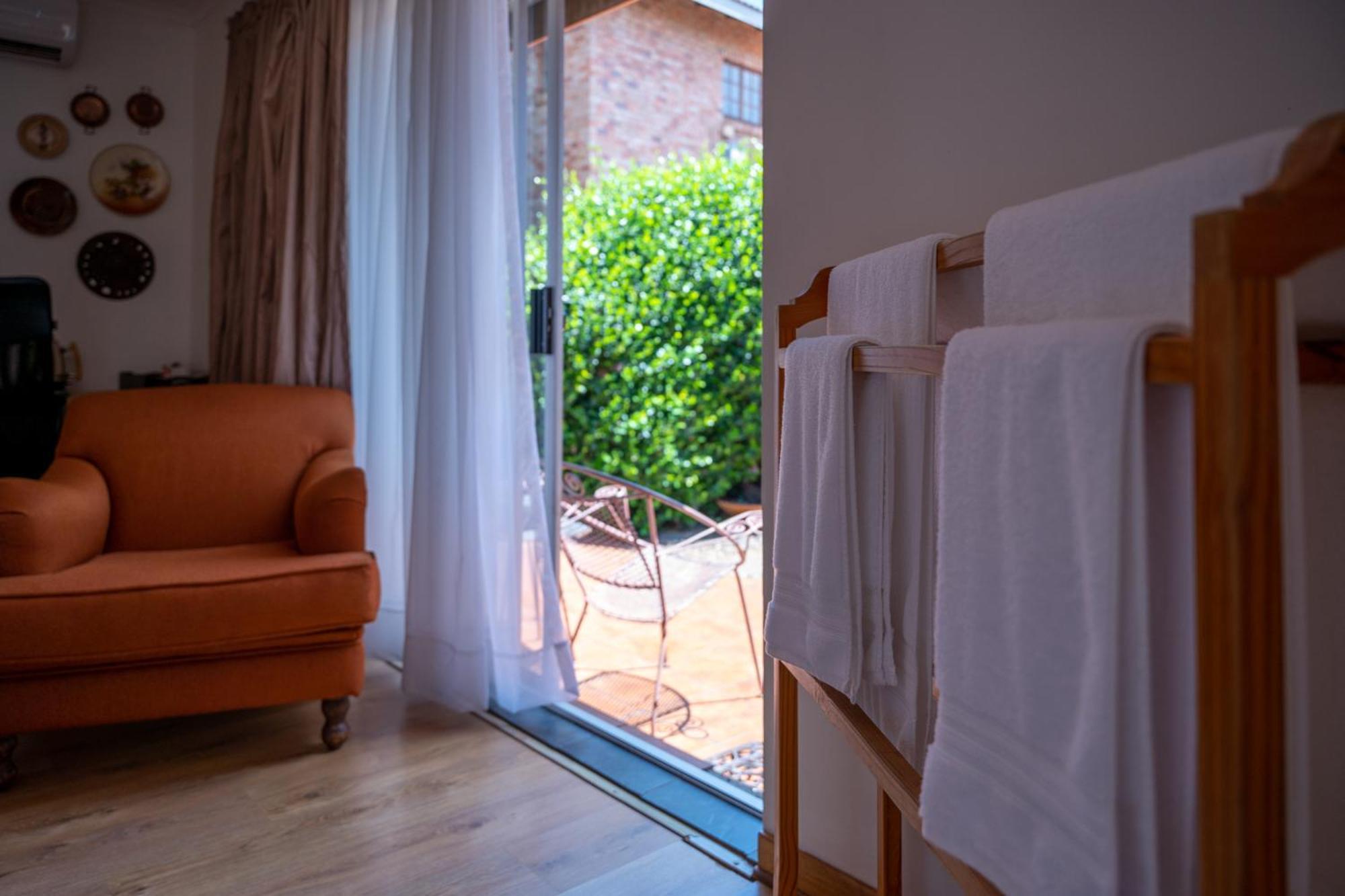 Asante Guest House Vanderbijlpark ภายนอก รูปภาพ
