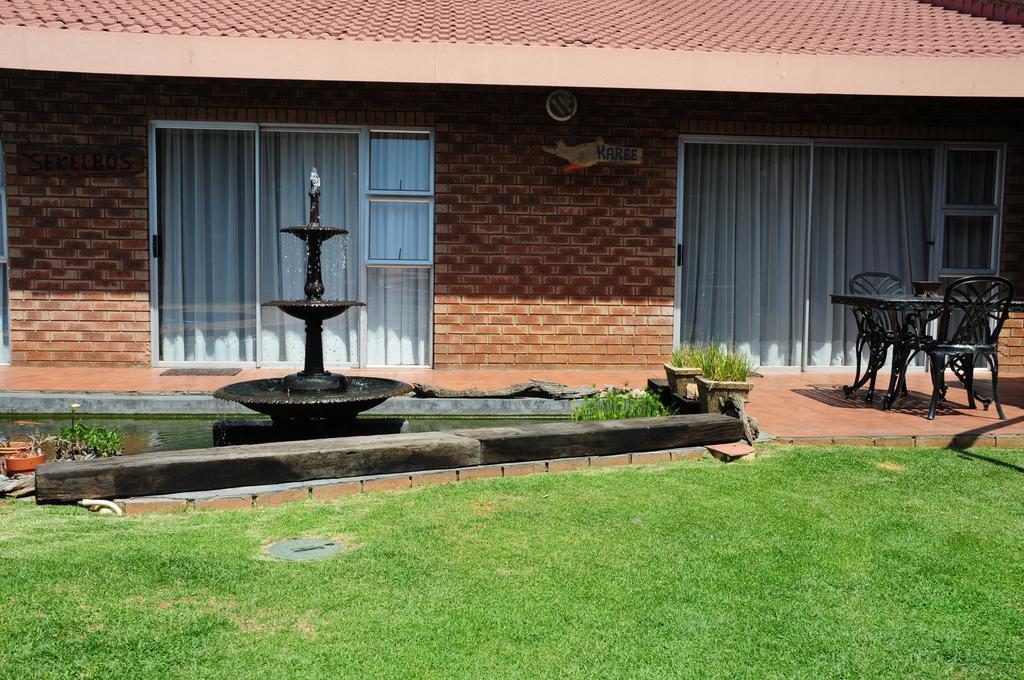 Asante Guest House Vanderbijlpark ภายนอก รูปภาพ