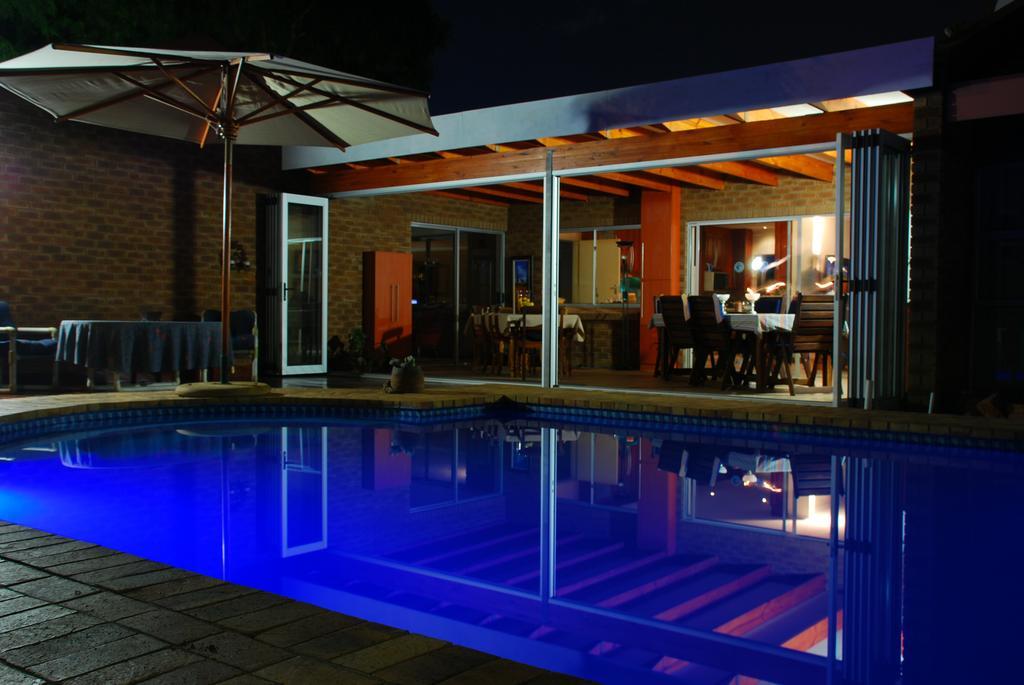 Asante Guest House Vanderbijlpark ภายนอก รูปภาพ