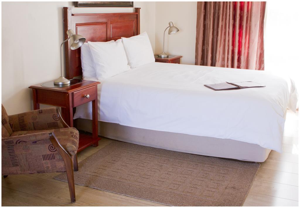 Asante Guest House Vanderbijlpark ภายนอก รูปภาพ