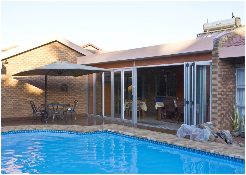 Asante Guest House Vanderbijlpark ภายนอก รูปภาพ