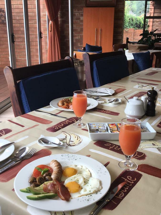 Asante Guest House Vanderbijlpark ภายนอก รูปภาพ